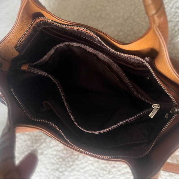Pebbled Leather Shoulder Bag/Satchel. Warm brown color.Removable strap
Like new - Picture 10 of 11